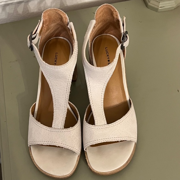 ✨ Lucky Brand “Sambeni” T-Strap Sandals – Nude – Women’s 7M - Picture 10 of 10